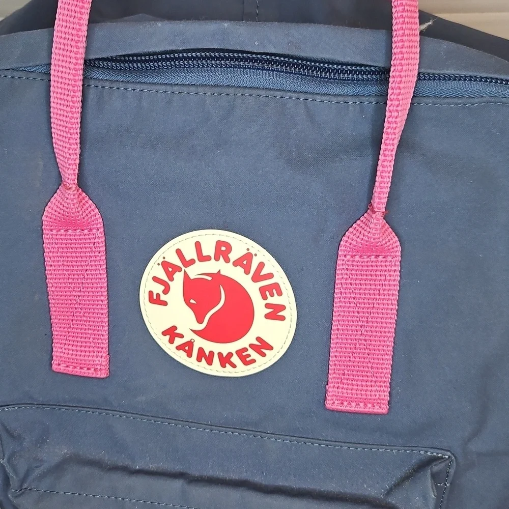 Fjallraven Kanken Everyday Backpack Blue & Pink